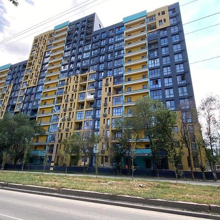 Heaven Apartment Mountain View Алмати Екстер'єр фото